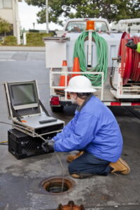 technician-using-a-hydro-jetting-machine